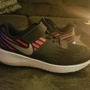 Girls Nike Star Runner.